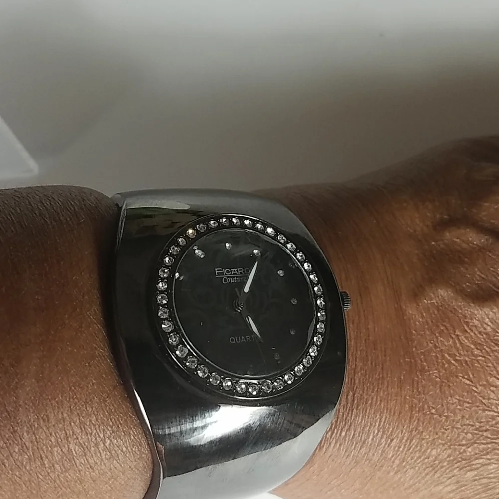 Figaro Couture, Stainless Steel Quartz movement